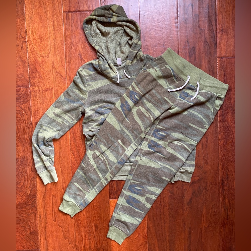 Camo Alternative sweatsuit